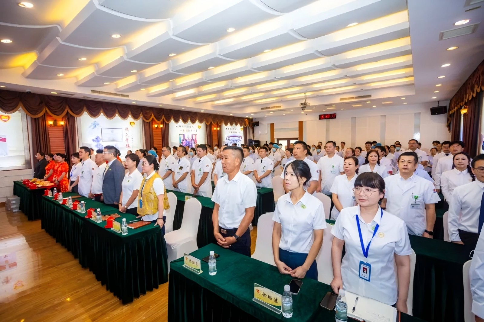 薪火相傳，醫(yī)路同行！我院 2025 年師徒結(jié)對儀式圓滿落幕